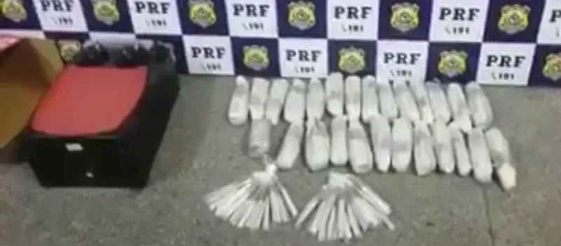 PAREDÃO DO MAL: Menor é apreendido em Jequié transportando droga escondida em caixa de som