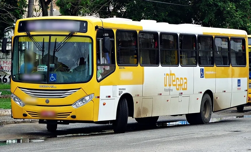 Itaigara: ônibus pega fogo e assusta passageiros e rodoviários