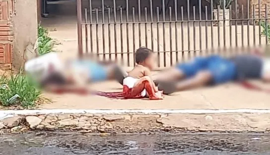 Imagem forte: casal é executado em frente ao filho de dez meses; criança foi deixada com corpos