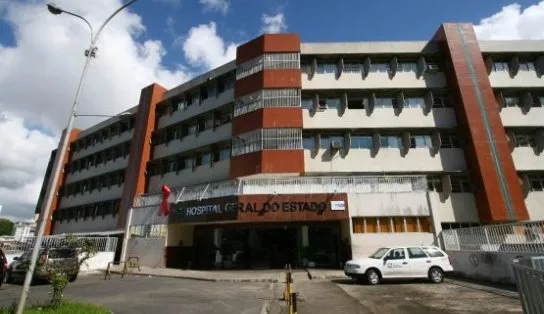 Idoso é preso em flagrante após tentar matar esposa enquanto ela dormia 