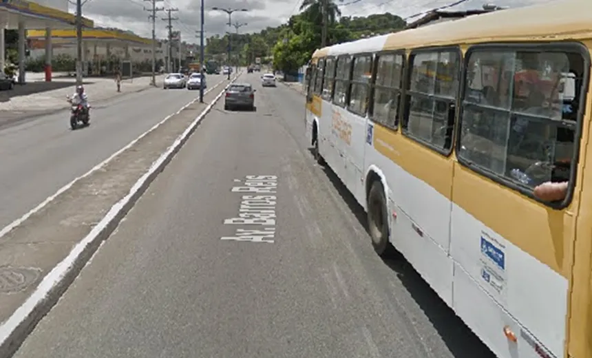Posto de gasolina é assaltado na Avenida Barros Reis