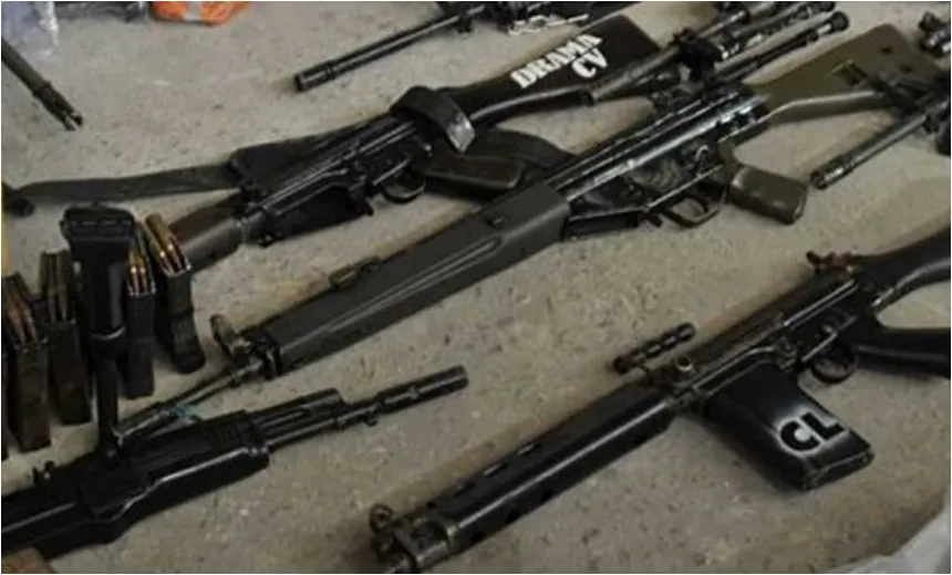 PM fica ferido após fuzil que usava explodir durante troca de tiros