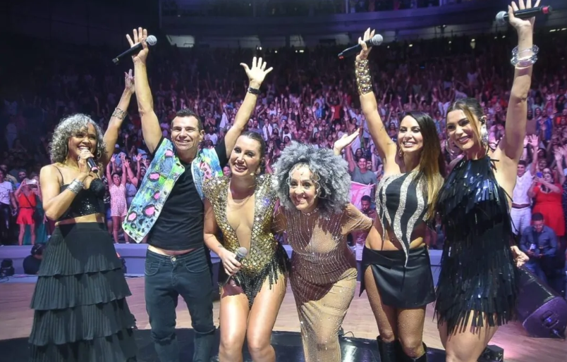 Ex-Vocalistas do Cheiro de Amor, se reúnem em gravação. /  Foto: Fred Pontes e Kleber Lobo/Divulgação.