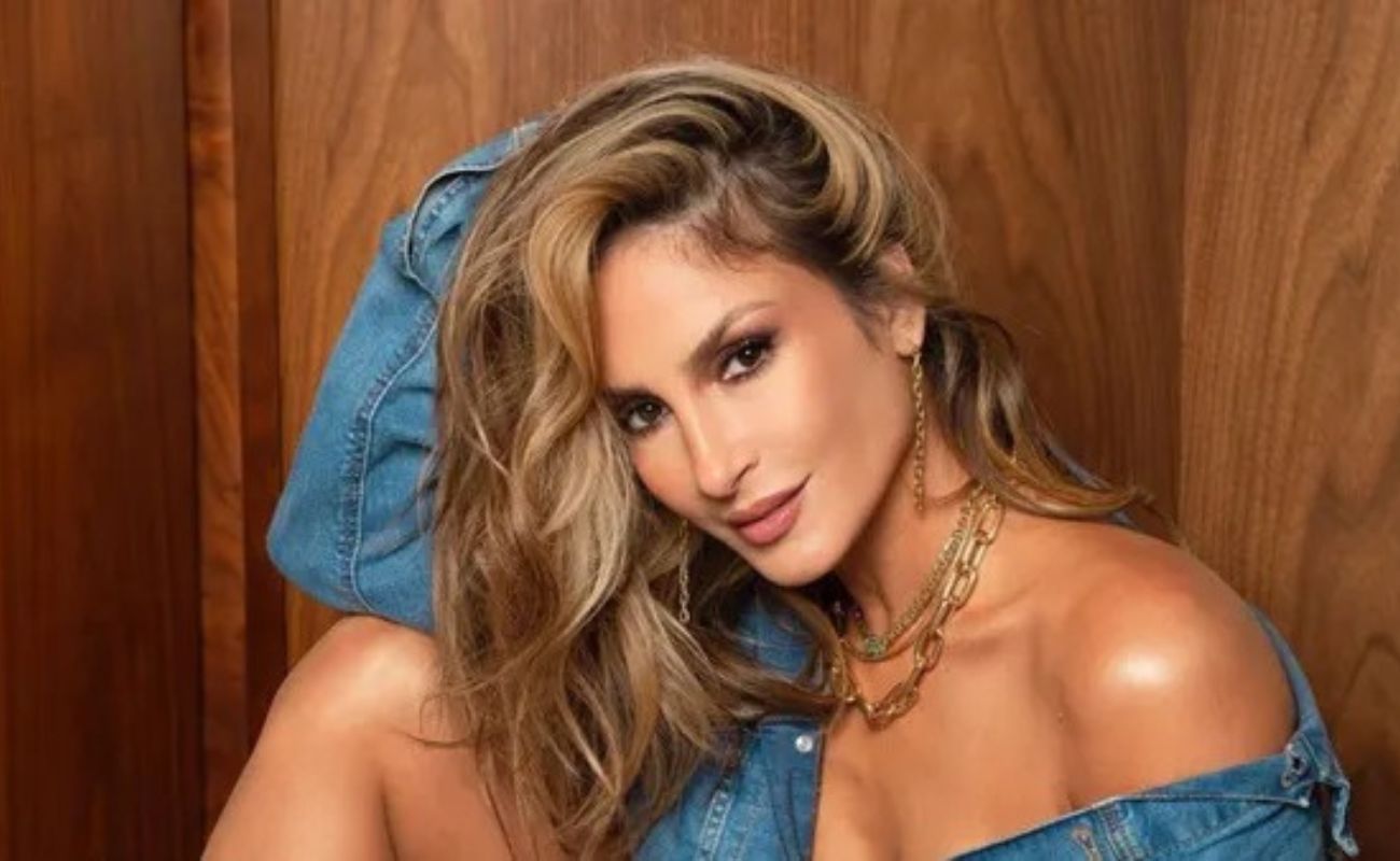 Claudia Leitte é internada com broncopneumonia e adia show