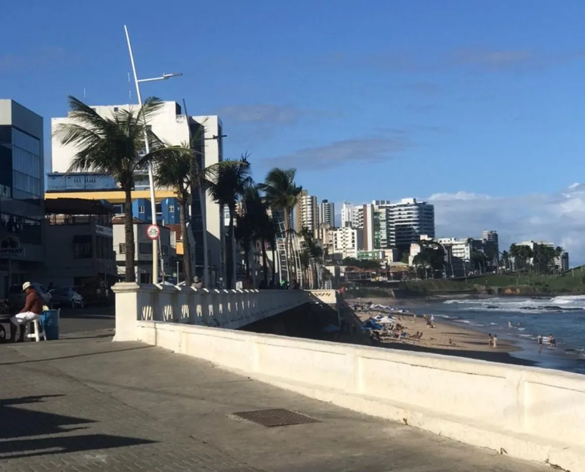 Embarcação apreendida por pesca ilegal: 40kg de peixe serão doados para instituições de caridade