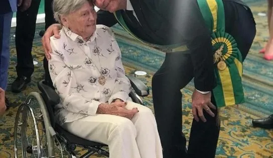 Mãe de Bolsonaro morre aos 94 anos; "que Deus a acolha em sua infinita bondade", publicou o presidente em redes sociais