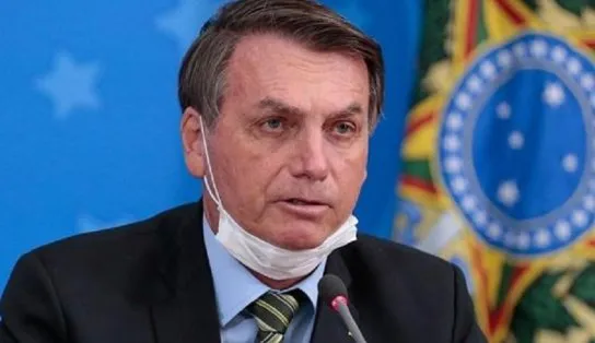 Bolsonaro diz que Fiocruz entrega mais 18 milhões de vacinas neste mês de abril