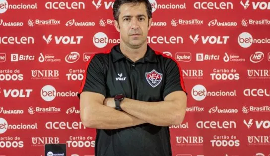Quarto treinador do Vitória no ano, João Burse é apresentado nesta terça-feira e diz que "psicológico" precisa melhorar 