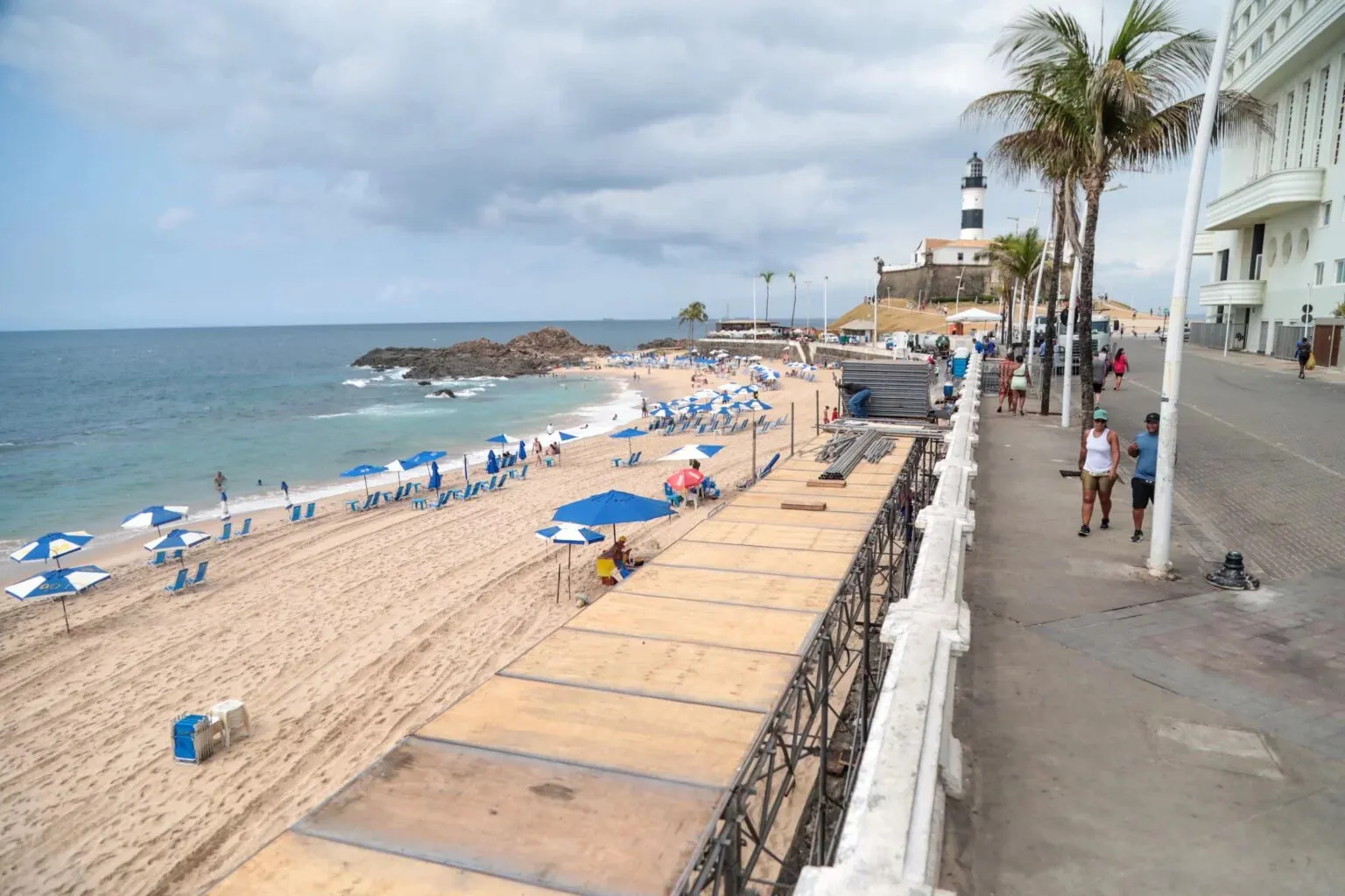 Vistoria do MPBA atesta avanços na passarela de ambulantes do Carnaval