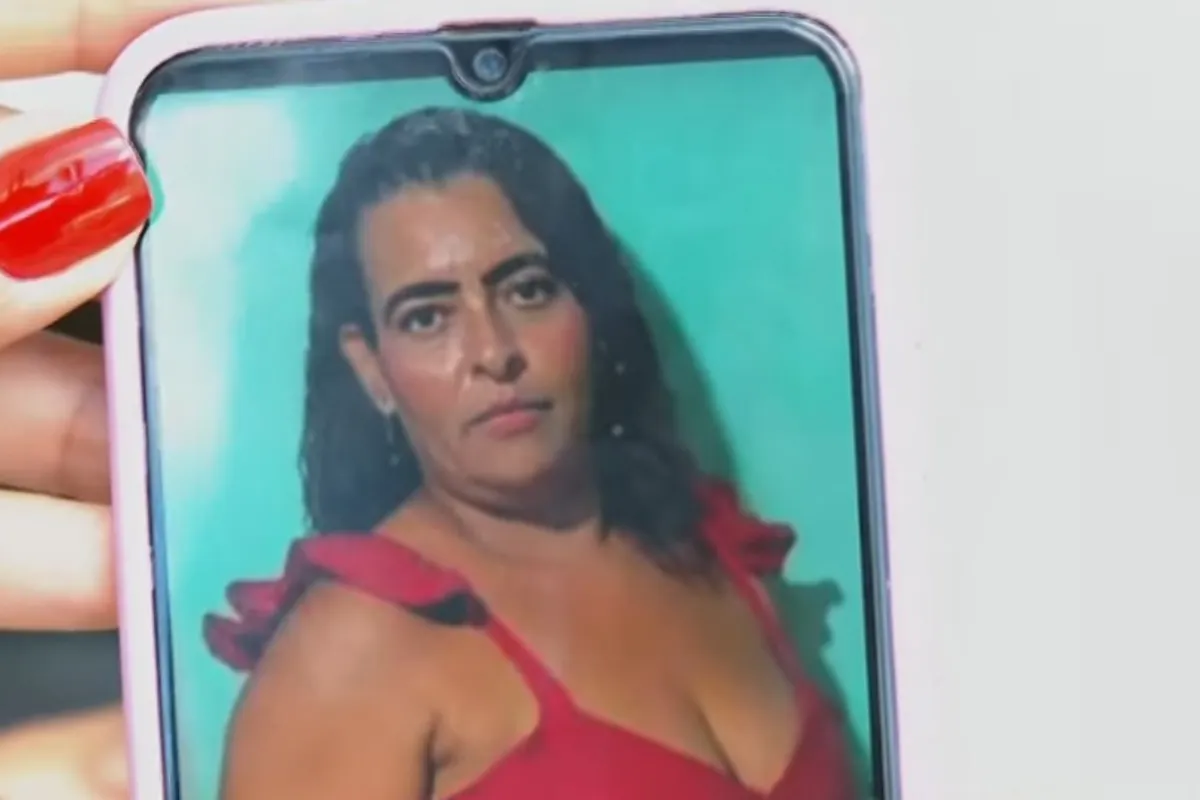 Mulher é morta com 17 facadas pelo companheiro em bairro de Salvador