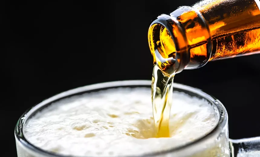 Cervejaria é condenada após consumidor encontrar corpo estranho em bebida