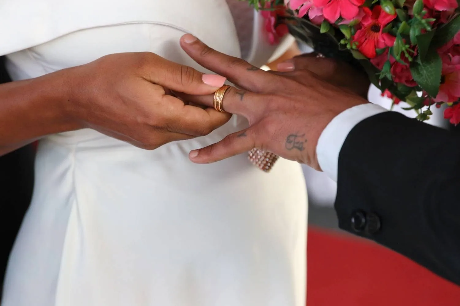 Casamento coletivo é celebrado em penitenciária de Salvador com presença de presidente do STF