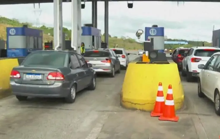 Em meio a reclamações, motoristas pagam tarifas mais caras em pedágios das BRs 116 e 324