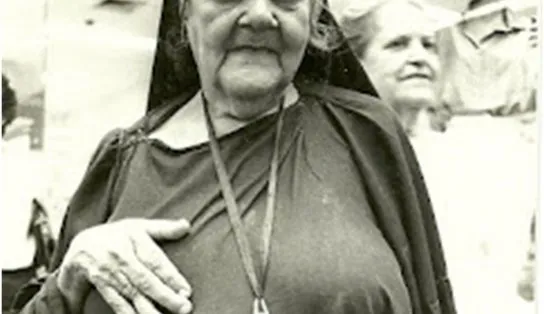 Mês das Noivas - a história da "Mulher de Roxo": abandonada no altar, ela perambulava com seu longo vestido em Salvador  