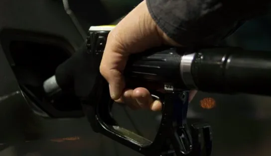 Petrobras reduz em 3,1% o preço da gasolina em suas distribuidoras; preço do litro será de R$ 3,09