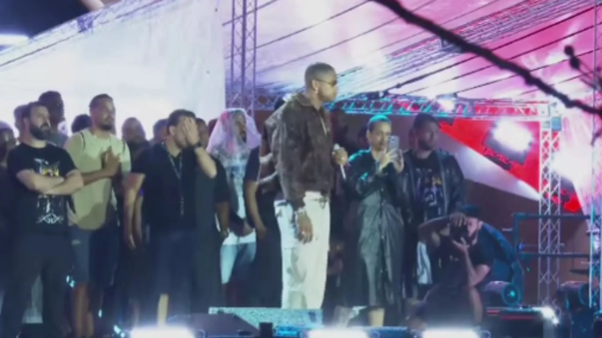 Leo Santana 20 anos: show é adiado por causa da chuva; cantor pede desculpa