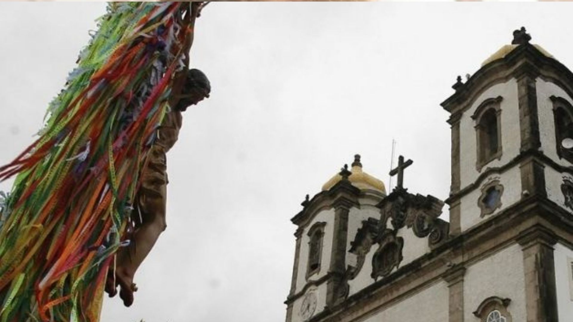 Cat&oacute;licos sobem a Colina Sagrada na Sexta-feira da Gratid&atilde;o. Foto: Reprodu&ccedil;&atilde;o
