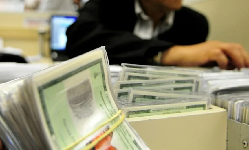 CONQUISTA: Travestis e transexuais já podem pedir identidade social no Detran do Rio