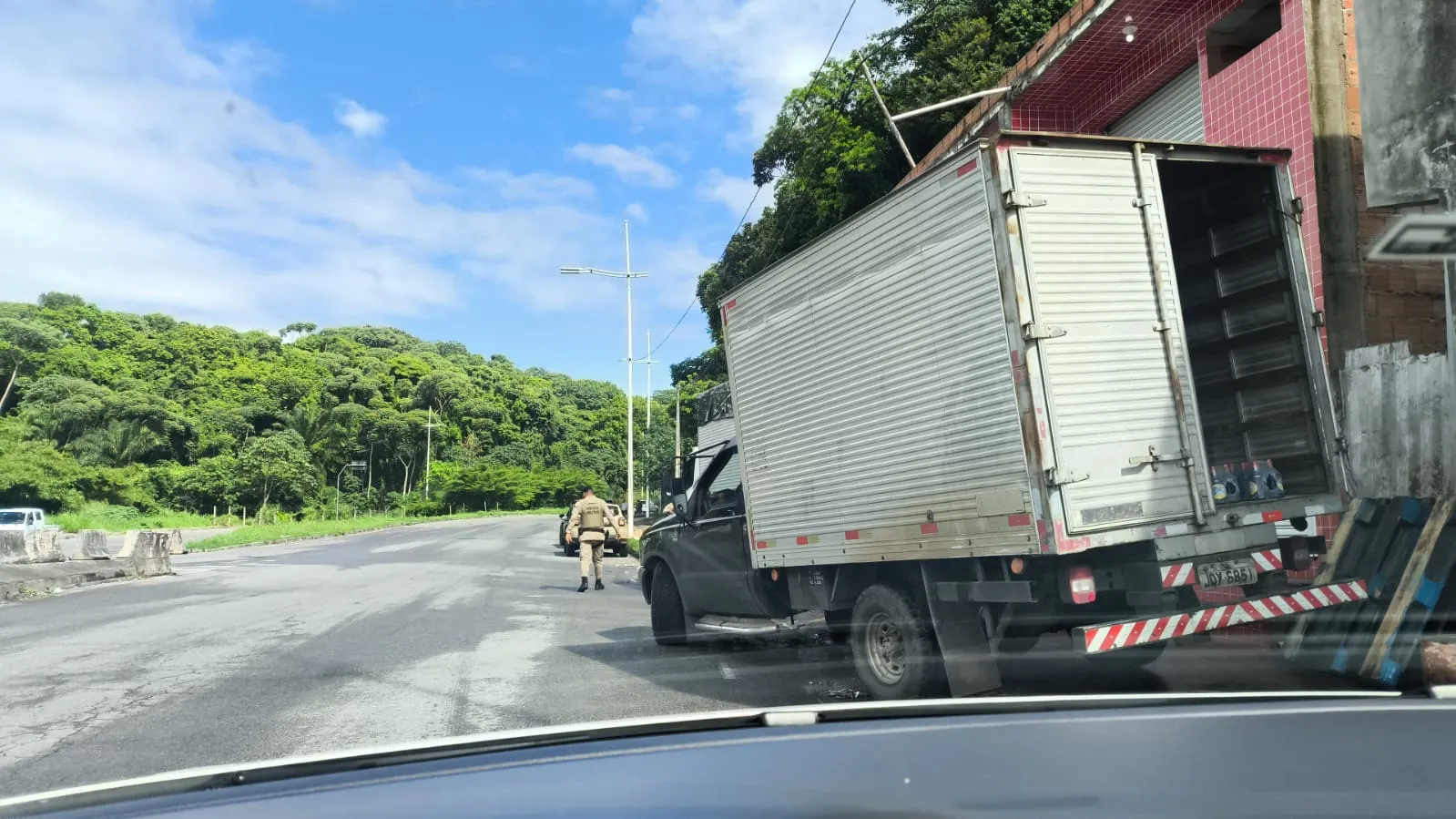 Moradora encontra corpo de homem na Avenida Gal Costa, em Salvador