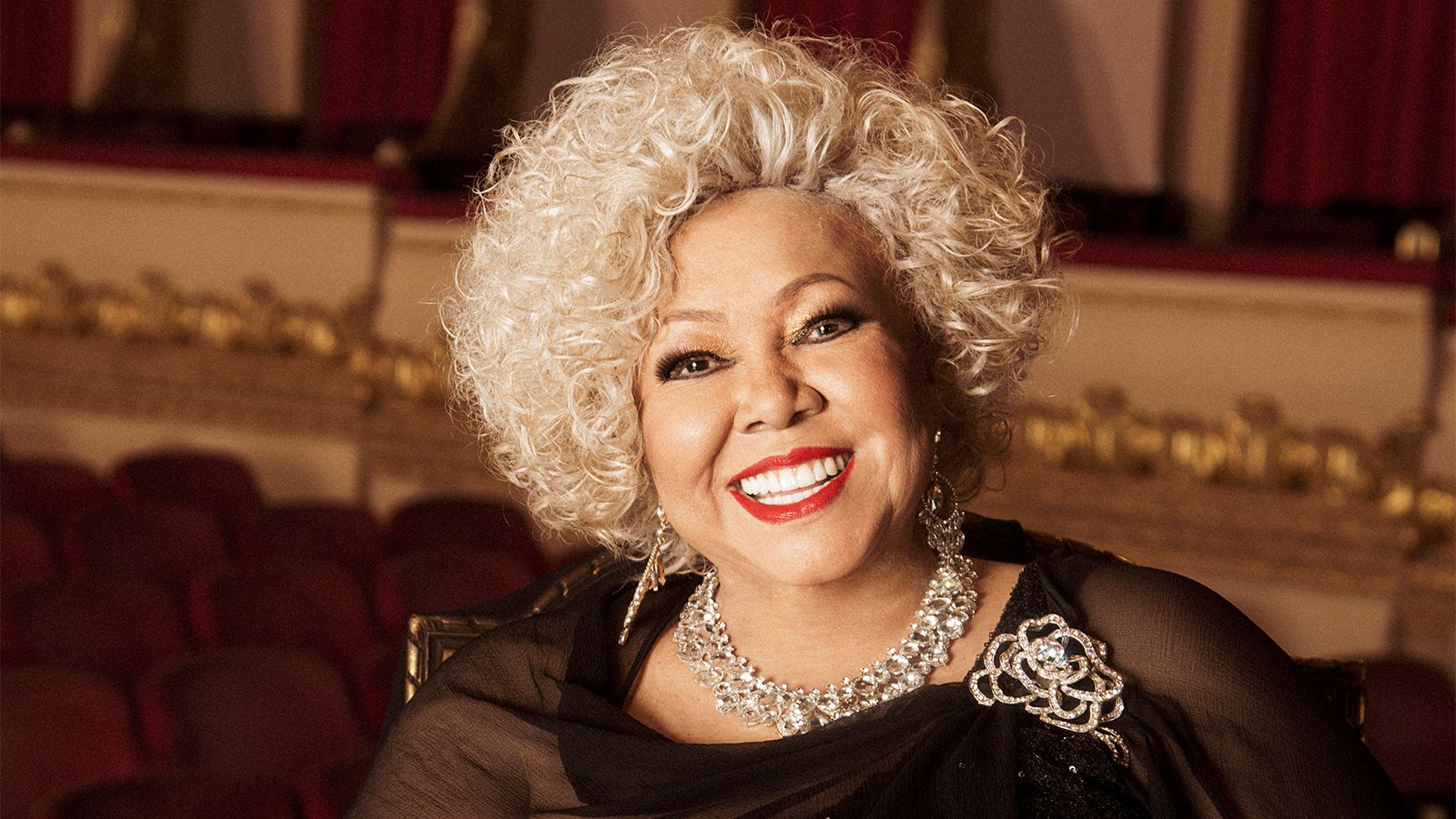 A cantora Alcione se tornou um dos assuntos mais comentados nas redes sociais neste sábado (2) após fazer comentários bem-humorados sobre política internacional. | Foto: Redes Sociais