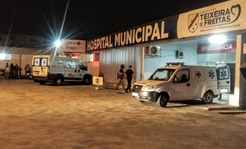 Suspeito pede cigarro,entra em residência e atira contra dois irmãos,em Teixeira de Freitas