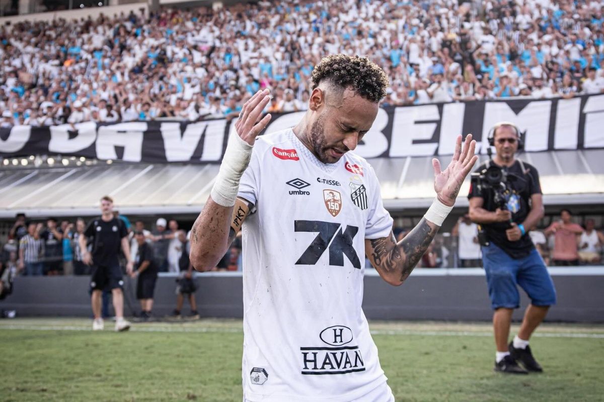 Diagnosticado com uma les&atilde;o no menisco, Neymar passou por uma cirurgia nesta segunda e os m&eacute;dicos deram estimativa para o retorno do jogador &agrave;s atividades. Foto: Divulga&ccedil;&atilde;o/Santos