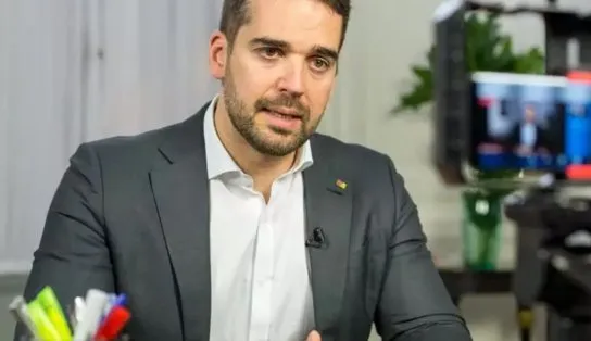 Atendendo ao Governdo Federal, Eduardo Leite pediu para Doria adiar vacinação contra Covid-19; entenda