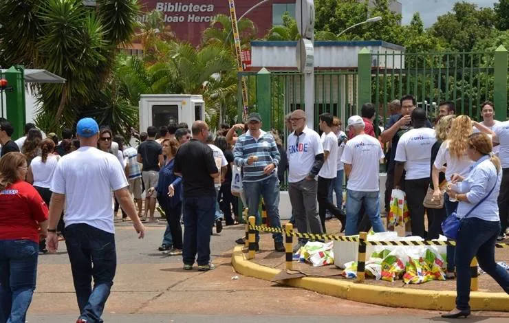 Prazo para pedir atendimento especializado no Enade começa nesta sexta-feira
