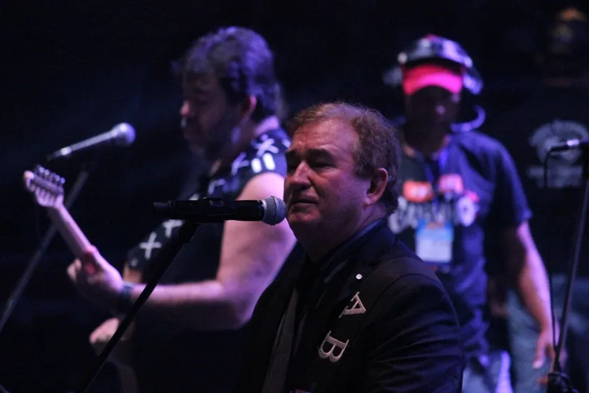 GALINHO APAIXONADO: Amado Batista justifica nome com repertório romântico e frases sentimentais; &#8220;O amor não tem idade&#8221;, prega