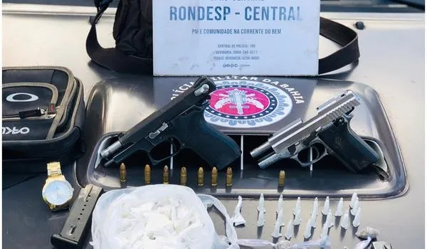 Dupla de suspeitos acaba morta após troca de tiros com policiais, na Engomadeira