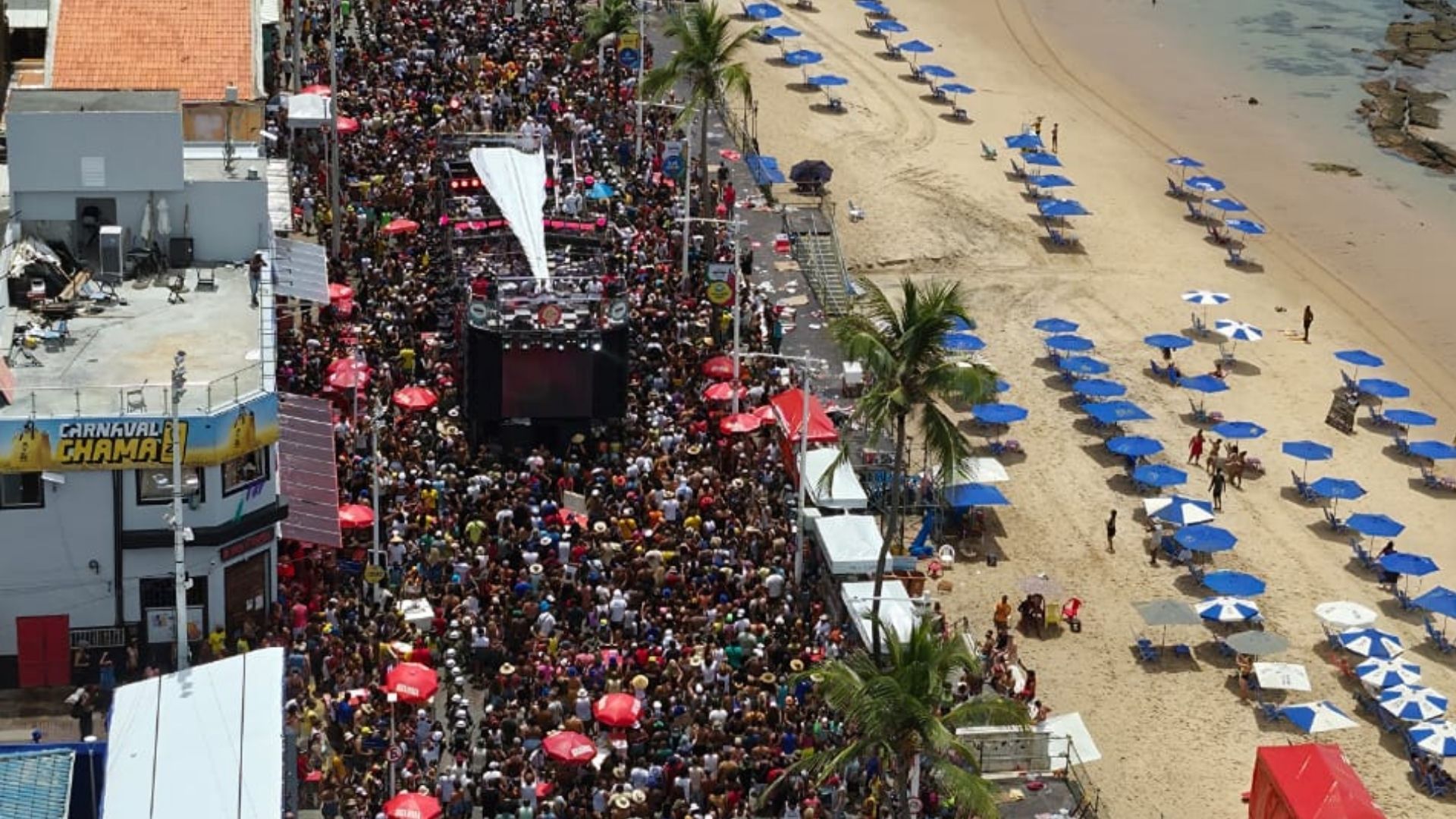 Aglomera&ccedil;&atilde;o do carnaval favorece transmiss&atilde;o; Foto: Fred Pontes