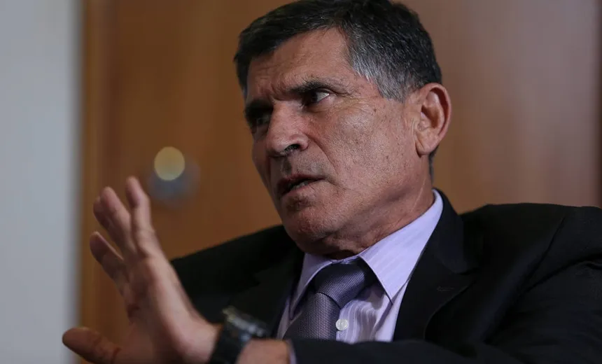 Bolsonaro demite general Santos Cruz da Secretaria de Governo da Presidência