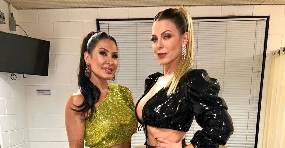 Sheila Mello se pronuncia sobre suposta briga com Sheila Carvalho: 'Você não é a minha rival'