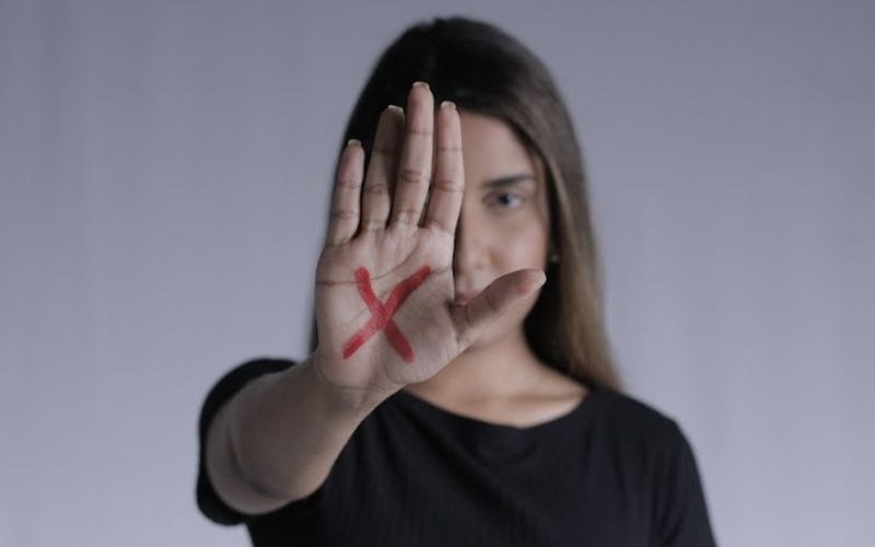 Casos de viol&ecirc;ncia sexual podem ser denunciados pelo Disque 180, canal nacional de atendimento &agrave; mulher. O servi&ccedil;o funciona 24 horas/Foto: Ares Soares