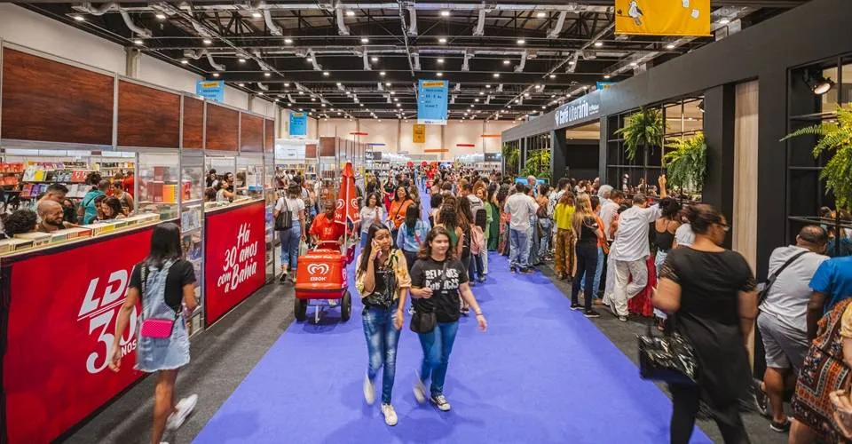 Bienal do Livro Bahia será realizada neste mês e terá mais de 100 horas de conteúdo
