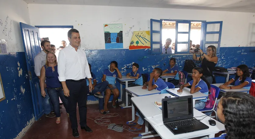 Governador Rui Costa já visitou 109 estabelecimentos de ensino em sua gestão