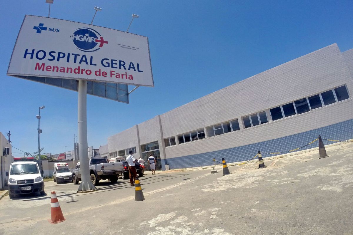 Suspeito ferido chegou a ser levado para o Hospital Menandro de Faria. Foto: Reprodução