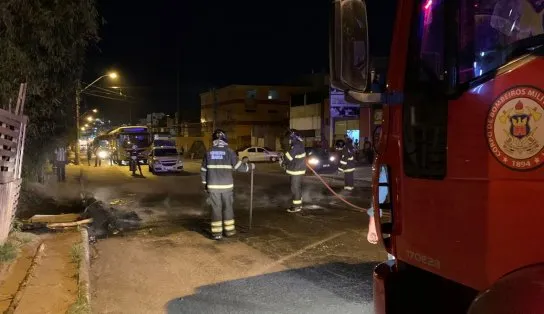 Mototaxistas fazem novo protesto contra aumento de gasolina e fecham Base Naval; assista