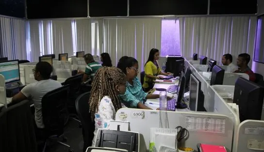 Feriado de 12 de outubro está mantido, mas governo não vai "enforcar" segunda-feira