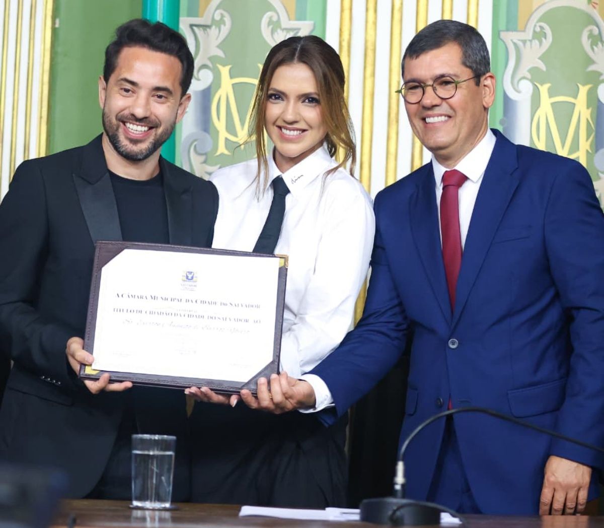 Ao som de ‘Andar com Fé’, Everton Ribeiro recebe título de cidadão soteropolitano. Foto: Catarina Brandão/EC Bahia