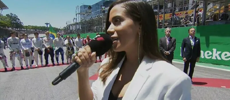 ‘ERROU?’: Anitta canta hino nacional antes de GP do Brasil de Fórmula 1 toma conta da Internet; Vídeo