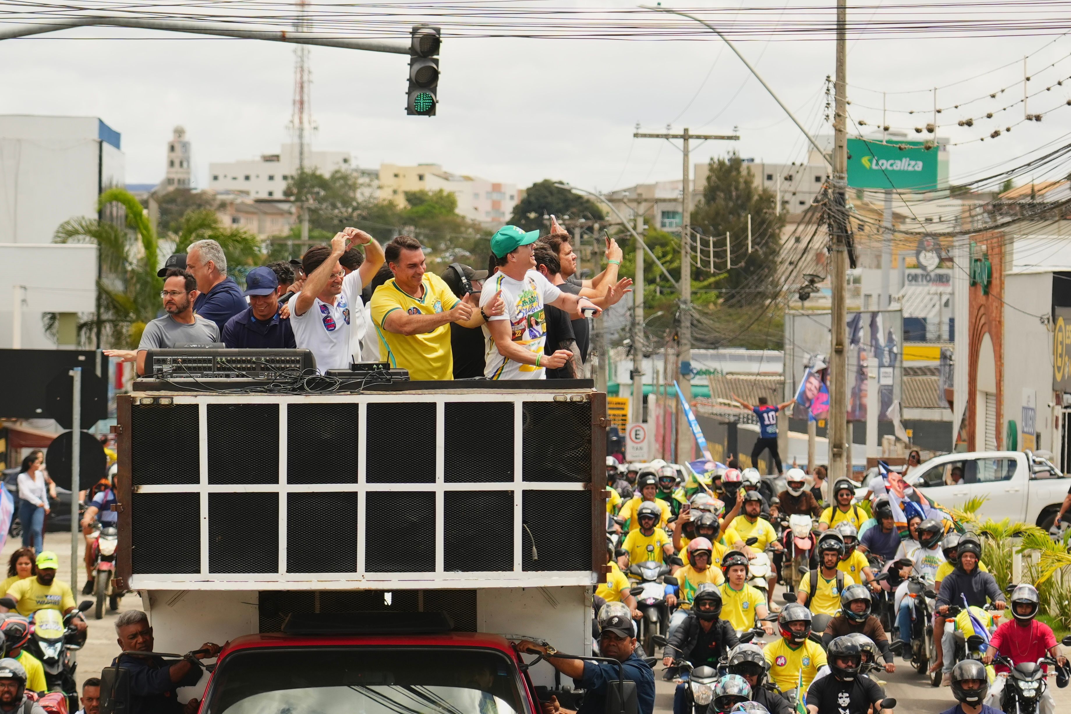 Fl&aacute;vio Bolsonaro Participa De Moto Carreata Com Apoiadores Em Vit&oacute;ria Da Conquista. Foto Charles Vieira Divulga&ccedil;&atilde;o Campanha Fl&aacute;vio Bolsonaro.