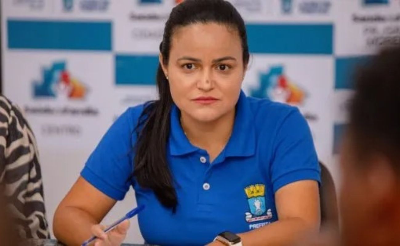 Débora Régis, prefeita de Lauro de Freitas