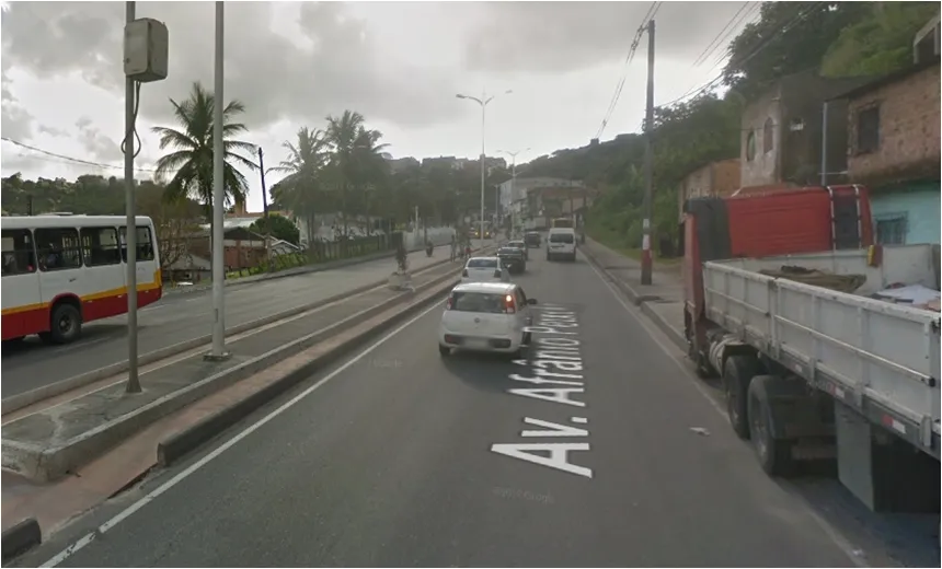 Ciclista é atropelado em acidente na Avenida Suburbana nesta manhã