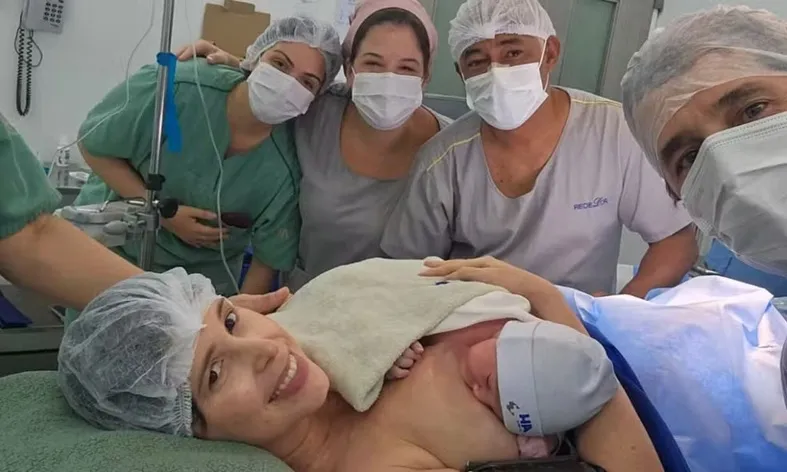 Médica baleada na cabeça em assalto na BR-324 dá à luz em Salvador