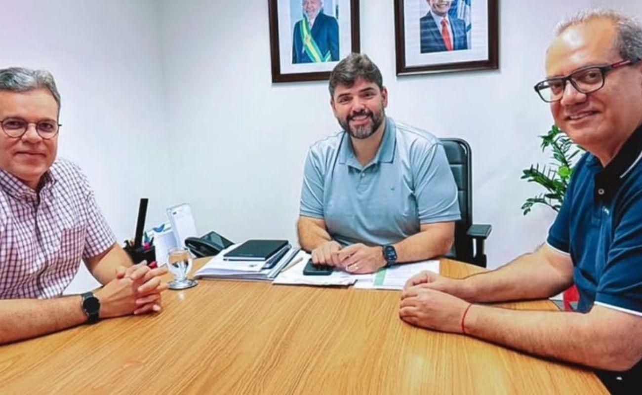 Adolpho Loyola se reúne com vereadores da base de Bruno Reis