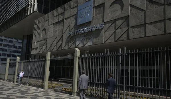 Petrobras reduz preço da gasolina e diesel nas refinarias