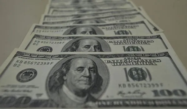 Dólar sofre forte alta, vai a R$ 5,39 e atinge segundo maior nível desde a implantação do Real 