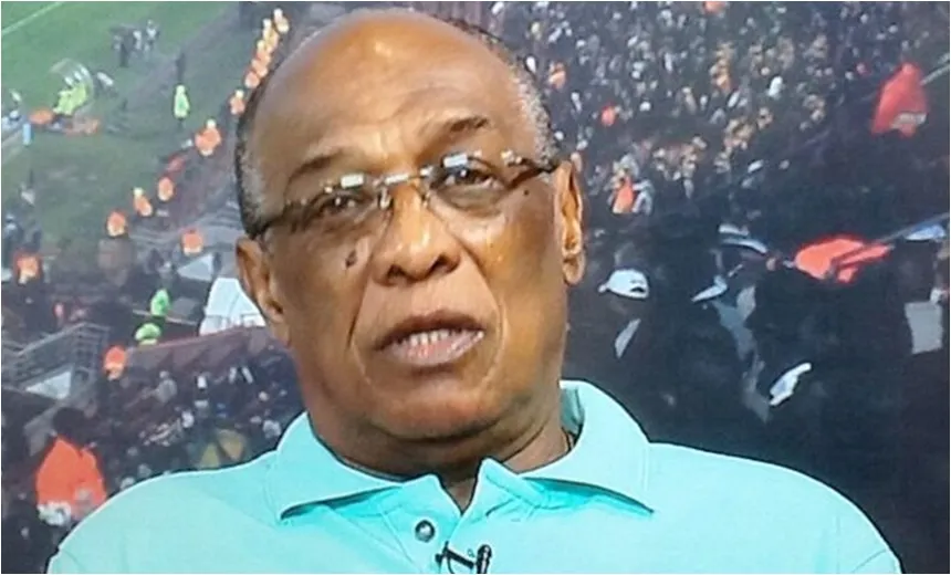 CARTÃO AMARELO: Durante jogo do Bahia, Silvio Mendes passa mal e é medicado