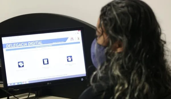 Mulheres podem solicitar medida protetiva de forma virtual com a nova Delegacia Digital; saiba como 